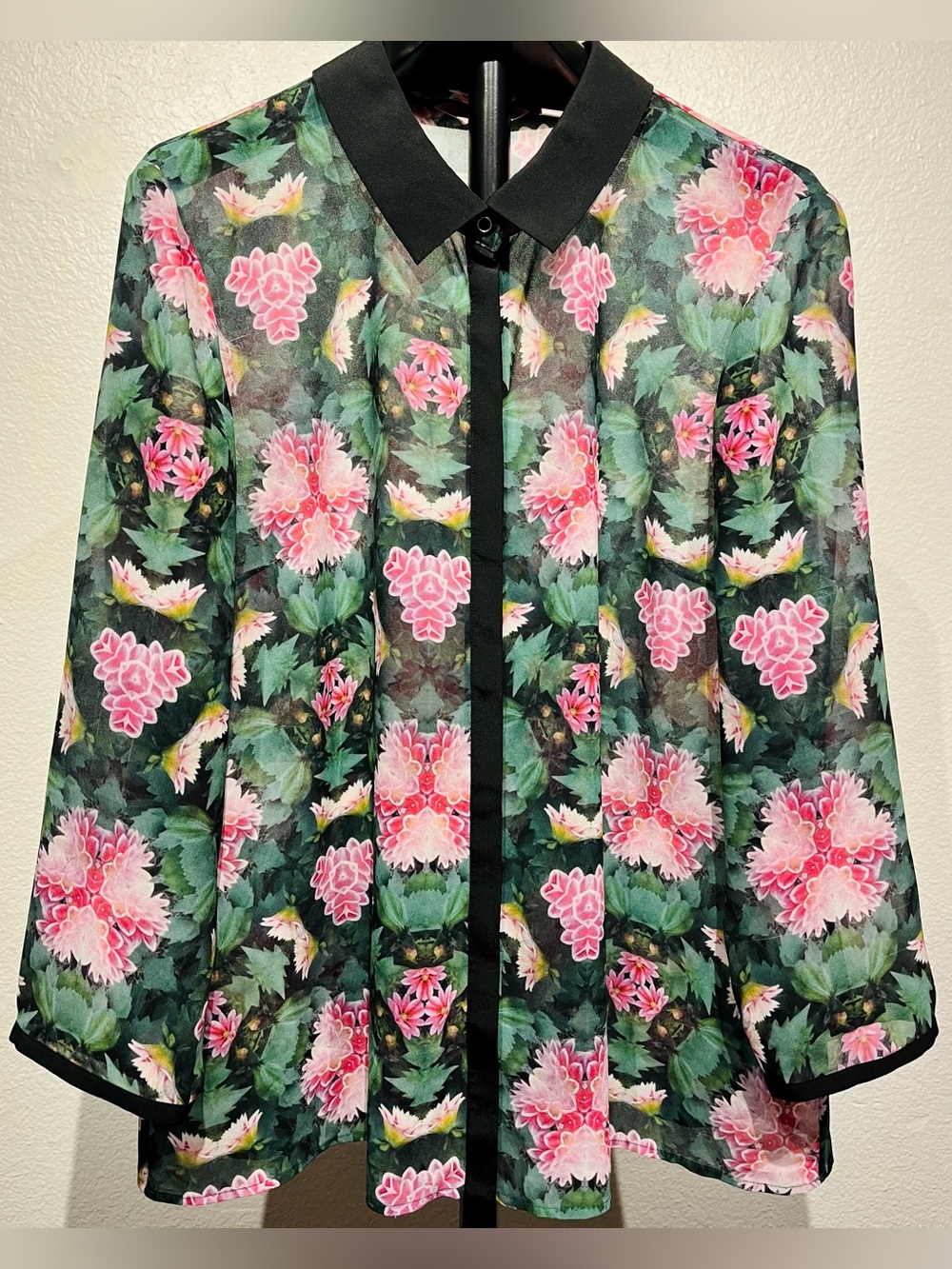 Ted Baker London Sew in Love Pink & Green Sheer Floral Blouse - Size L (Women’s)